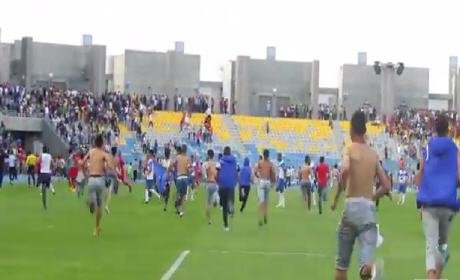 الجامعة تُعاقب اتحاد طنجة واتحاد الخميسات والجمعية السلاوية بسبب الشغب